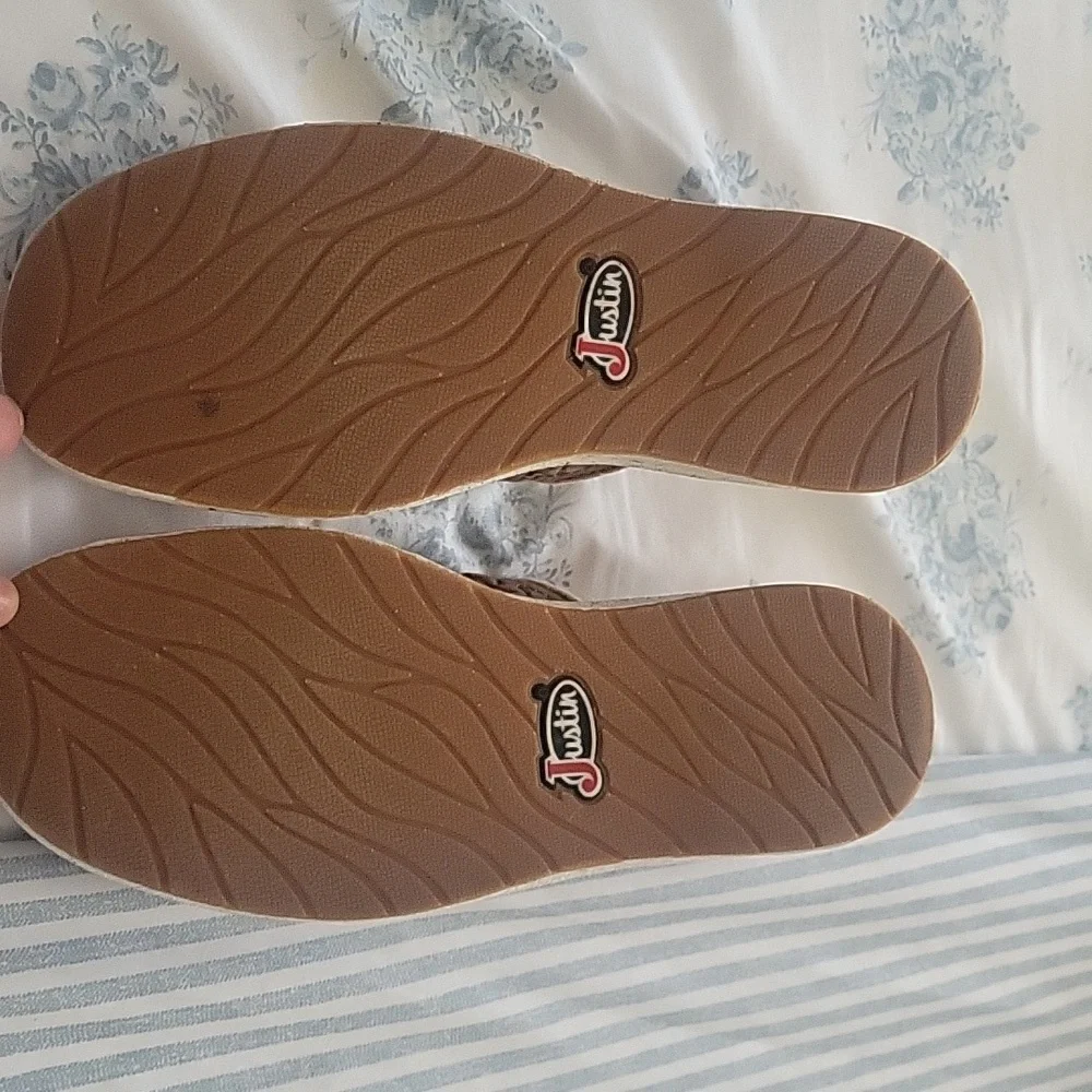 Women's Justin Slip-ons - Picture 6 of 7